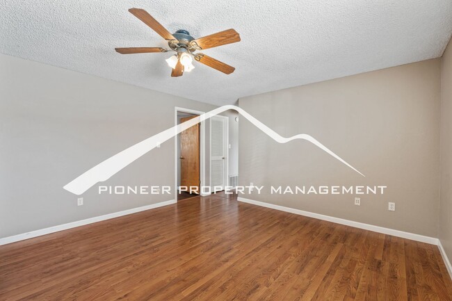 Building Photo - Spacious Split-Level Home in D20 with Mountain Views, 2 Car Garage, Fenced Yard and AC!