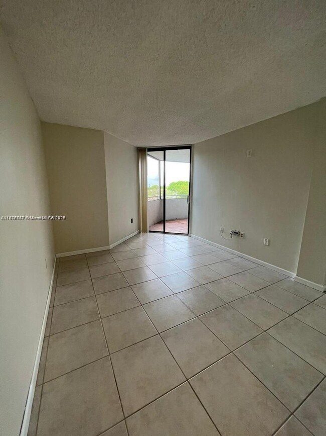 Building Photo - 8205 SW 152nd Ave