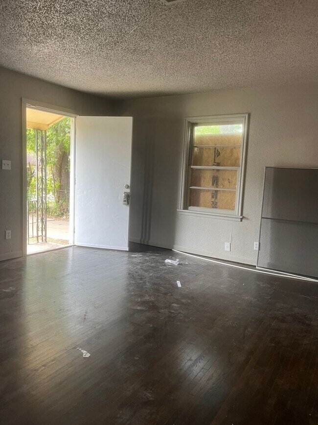 Building Photo - Charming 3 Bed, 1 Bath Home in Tulsa, OK S...