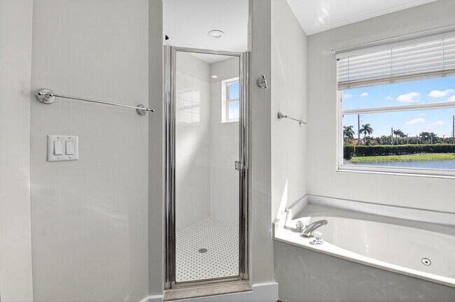 Building Photo - 7306 Spinnaker Bay Dr