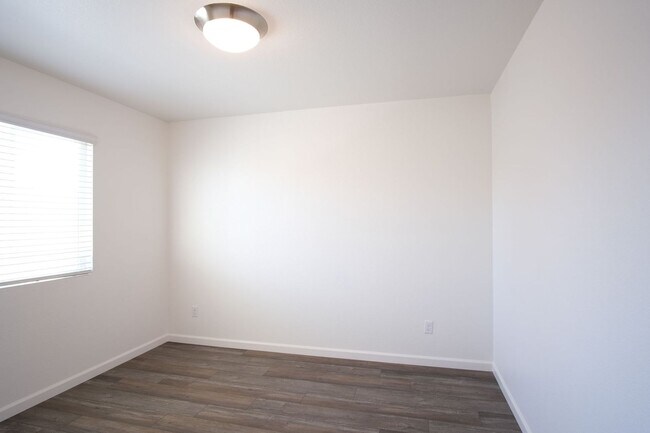 Building Photo - Move-in ready! Stunning 4-bedroom, 3-bathroom home located in the vibrant city of Manteca, CA.