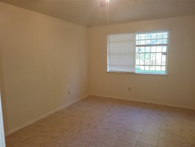 Building Photo - 15135 Kennedy Oaks St