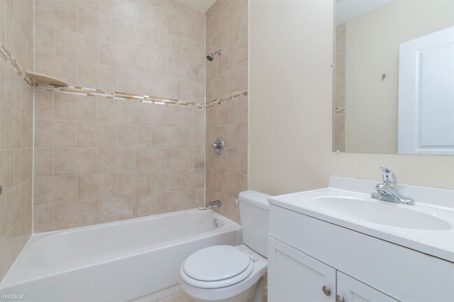 Building Photo - 5 br, 2 bath Triplex - 1842 N 17TH ST Unit...