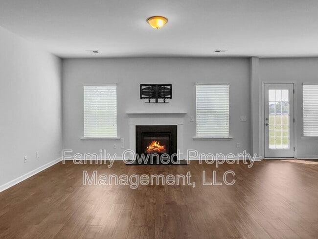 Building Photo - 209 Firewheel Ct