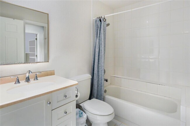 Building Photo - 16550 SW 77th Ct