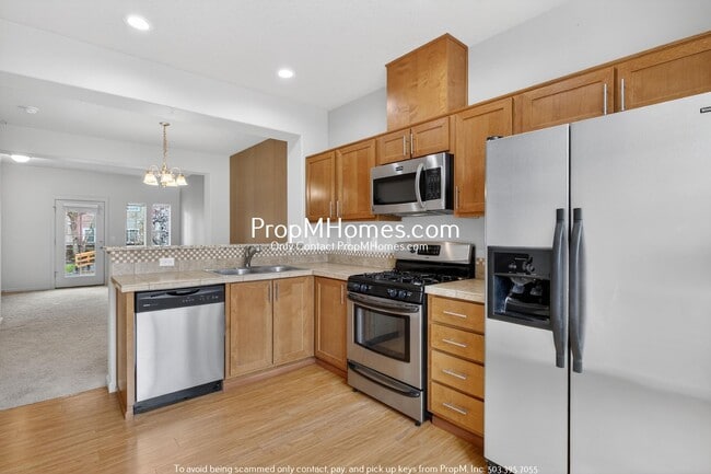 Building Photo - Cozy Two Bedroom Townhome in Amberglenn!