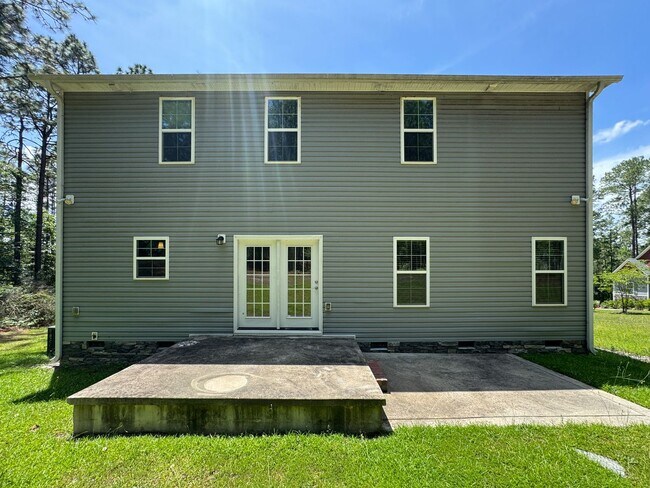 Building Photo - Beautiful 4 Bed 2.5 Bath Home in North Fayetteville