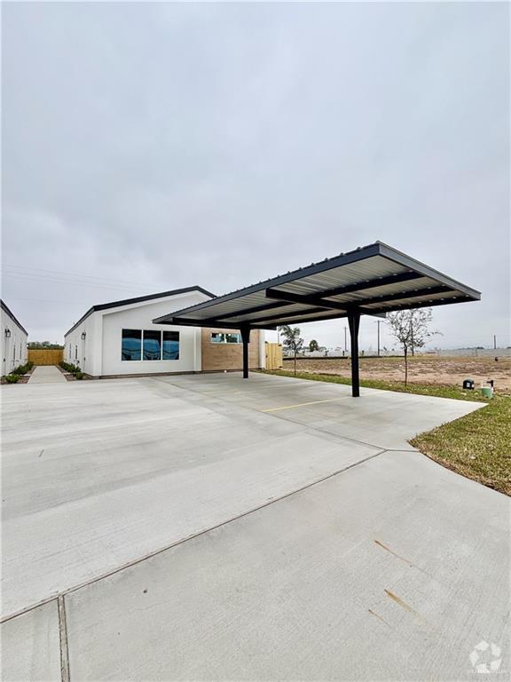 Building Photo - 605 Sparrow Rd