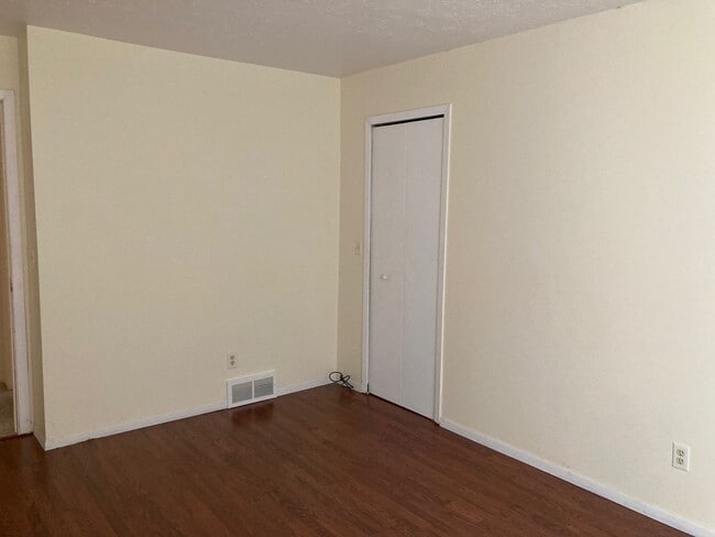 Building Photo - Condo for Rent Richmond Heights