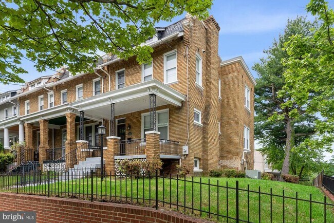 Building Photo - 4528 4th St NW
