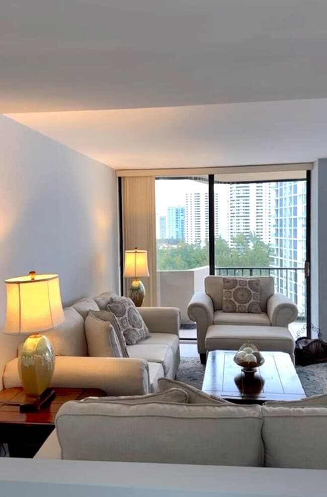 Building Photo - 4200 N Ocean Dr