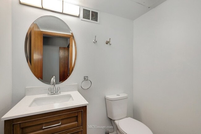 Building Photo - 1663 Liberty St