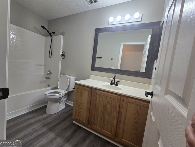Building Photo - 405 Brooklet Cir