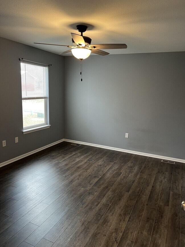 Building Photo - 891 W Gay St