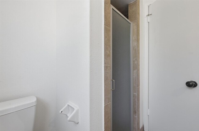 Building Photo - 3930 Cypress Hill Dr