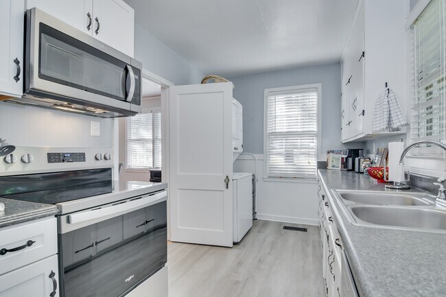 Building Photo - 2631 Oakland Ave