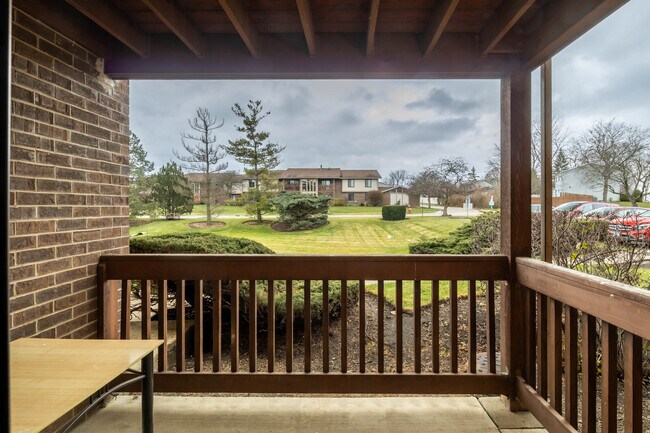 Building Photo - 800 Brook Dr