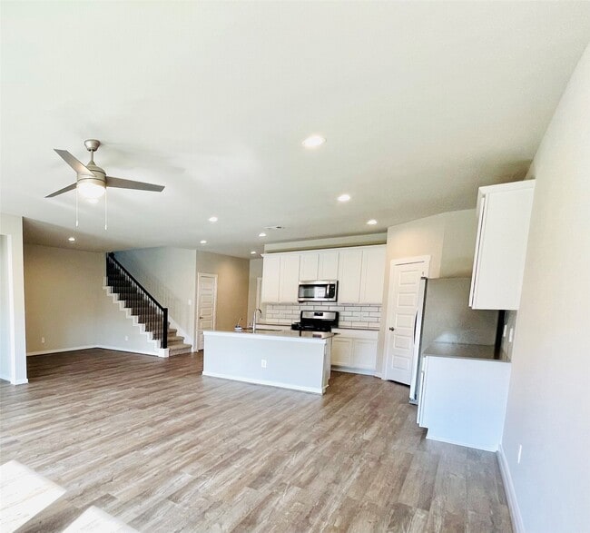 Building Photo - 3310 Silverton Dr