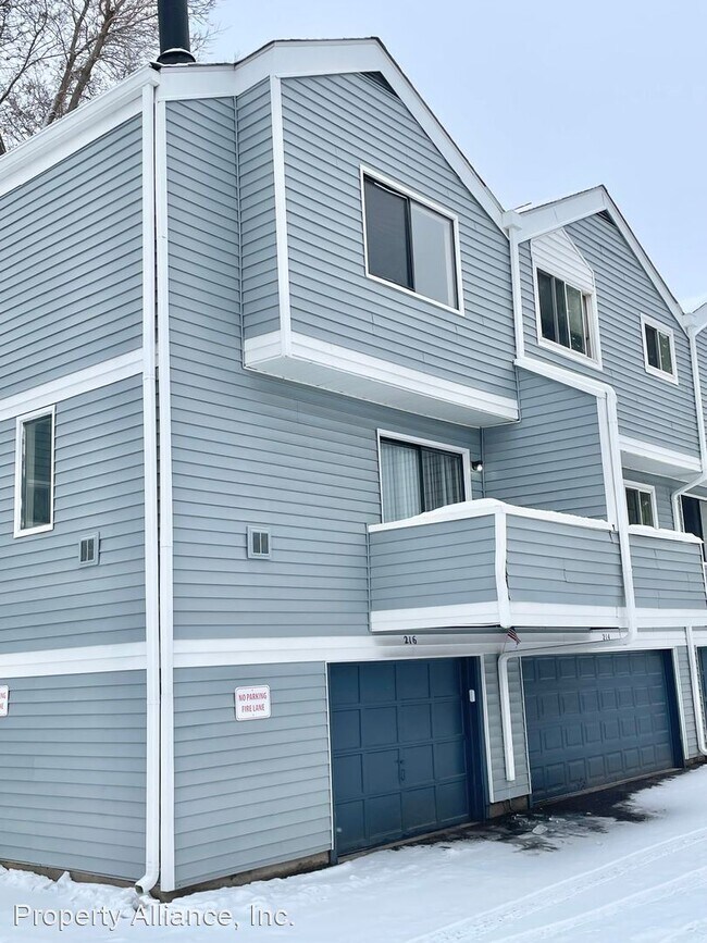 2 br, 1.5 bath House 216 S. Nome Street 216 S Nome St Aurora CO