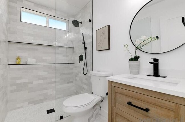 Building Photo - 210 Rosebay Dr