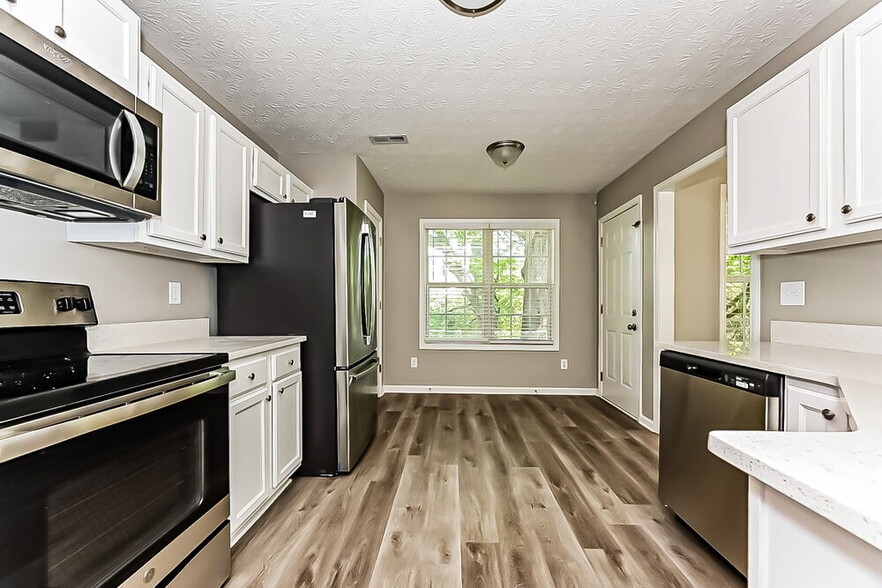 Building Photo - 216 Rivergate Ct