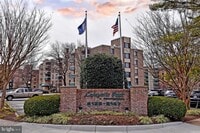 Building Photo - 6147 Leesburg Pike