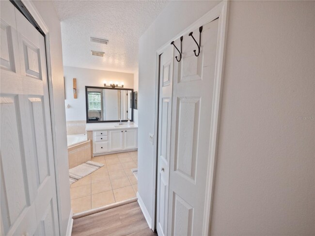 Building Photo - 4904 Adair Oak Dr