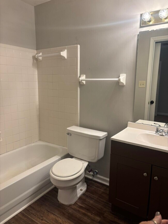 Building Photo - 2901 Richview Park Cir S
