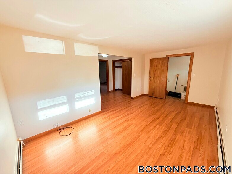 Building Photo - 100 Readville St