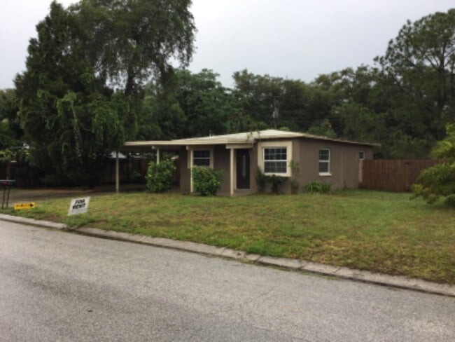 Building Photo - 10918 Starkey Rd
