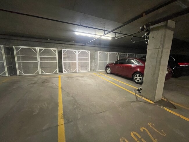 Building Photo - Stylish & Spacious 2-Bedroom Loft-Style Re...