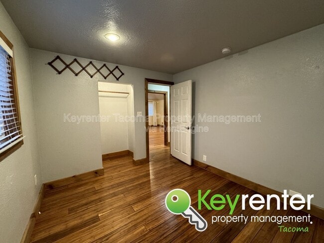 Building Photo - 356 7th St SE