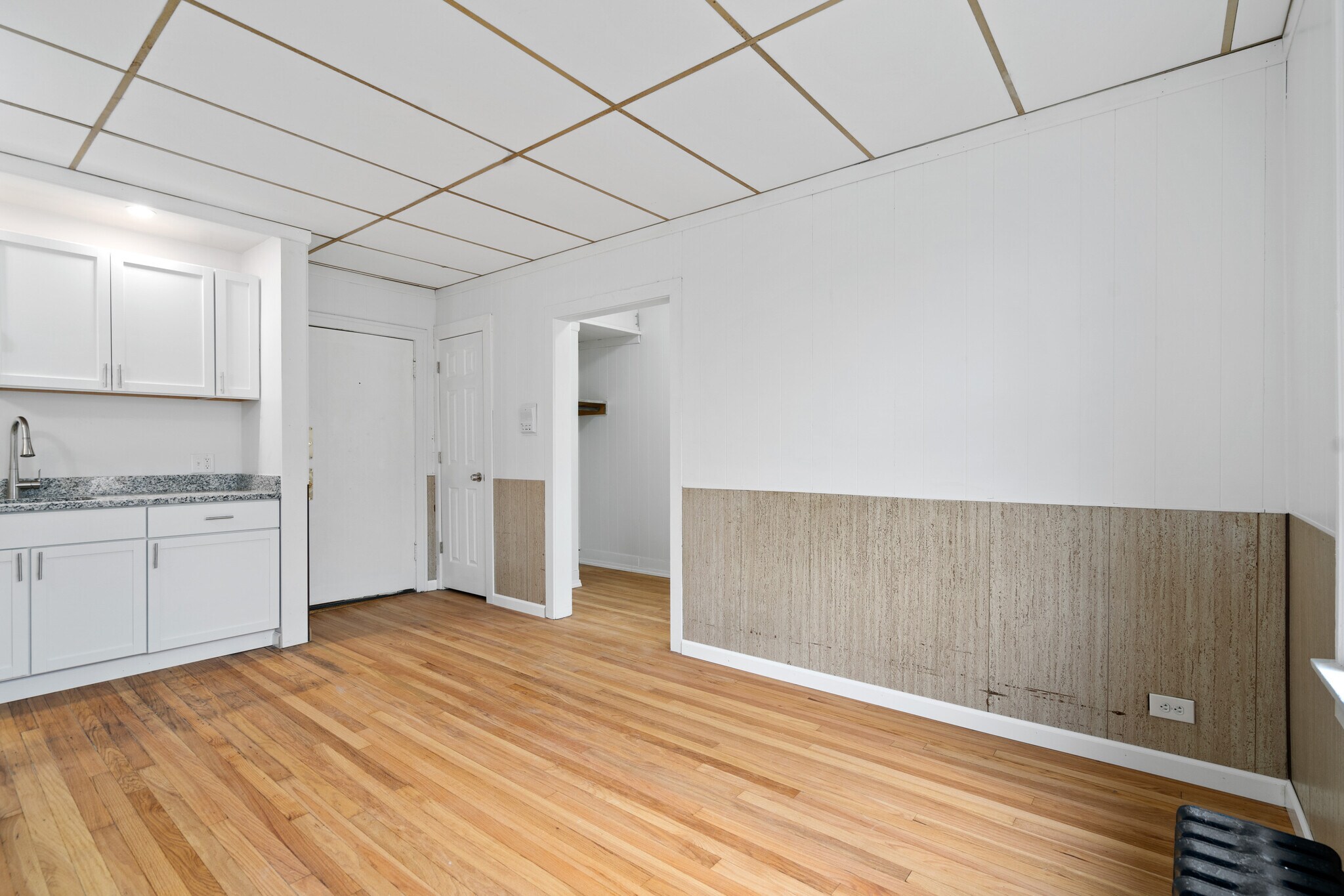 Building Photo - 1442 W Howard St
