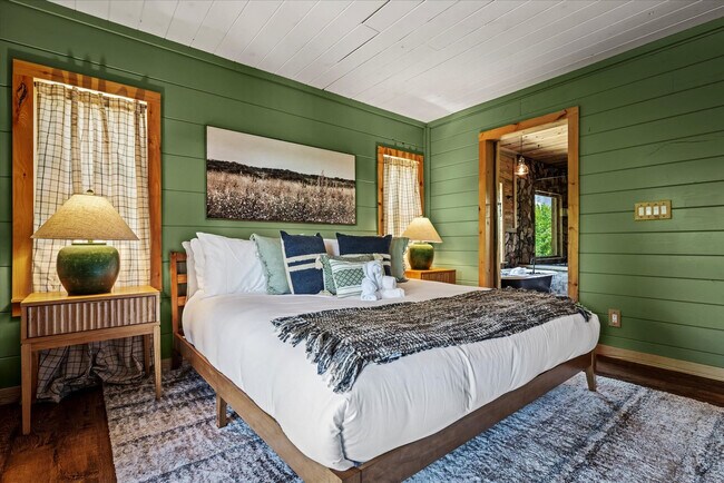 Building Photo - 208 Tunnel Ridge Dr