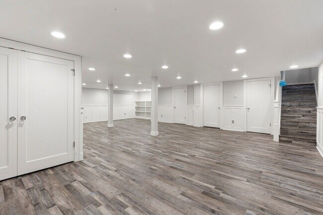 Building Photo - 2715 NE 35th Ave