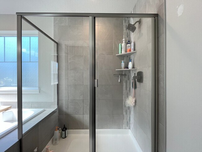 Building Photo - Spacious 3-Bedroom + Loft Home with Modern...