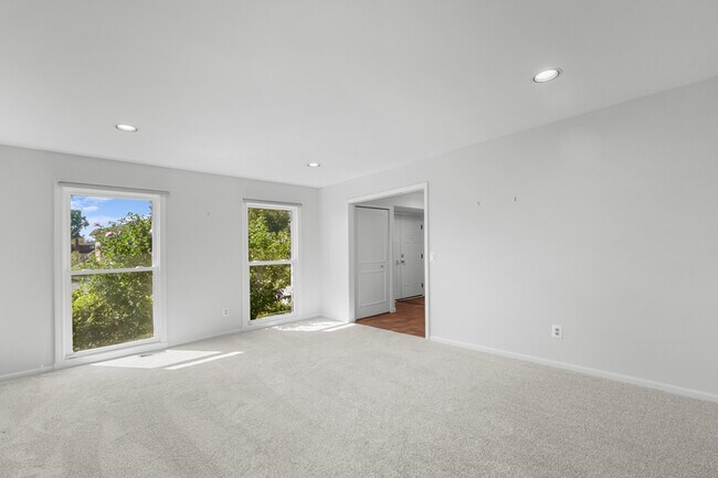 Building Photo - 3072 Brewster Ct