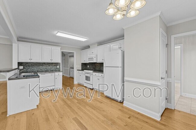 Building Photo - 808 Tyler Woods Dr