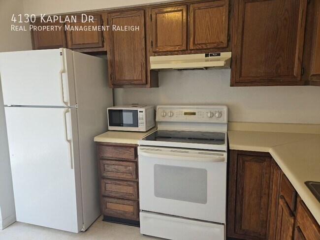 Building Photo - 4130 Kaplan Dr