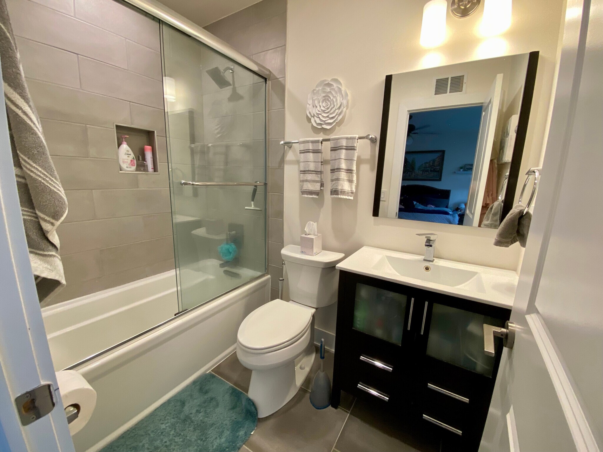 Master Bathroom - 961 Shackamaxon St
