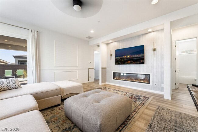 Building Photo - 110 Ibiza Lk Dr