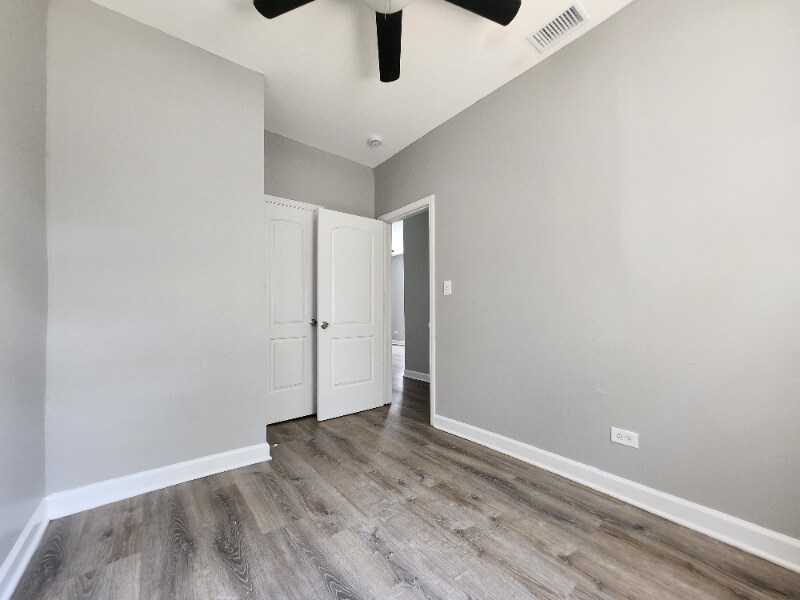 Building Photo - 7308 S Kenwood Ave