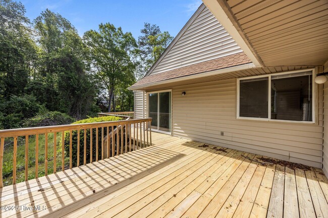 Building Photo - 125 Pirates Rd