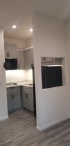 Building Photo - 24336 Crestlawn St
