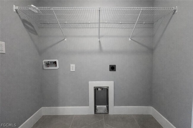 Building Photo - 224 SE 13th Terrace