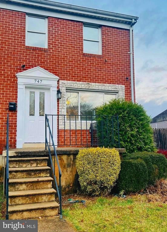 Building Photo - 747 Seawall Rd