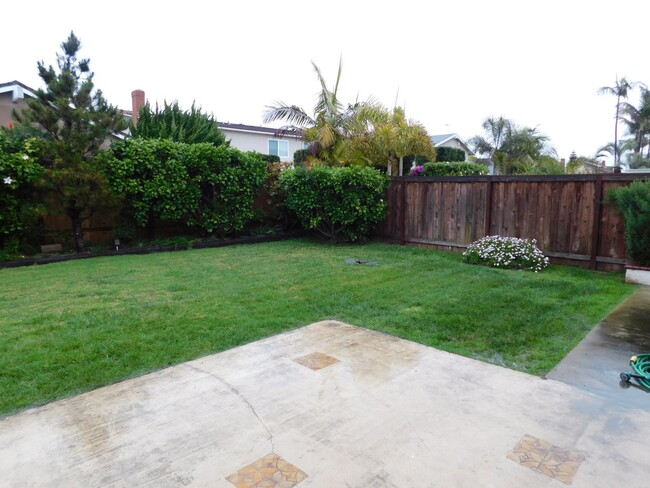 Building Photo - Spacious One Story 3-bedroom, 2-bathroom H...