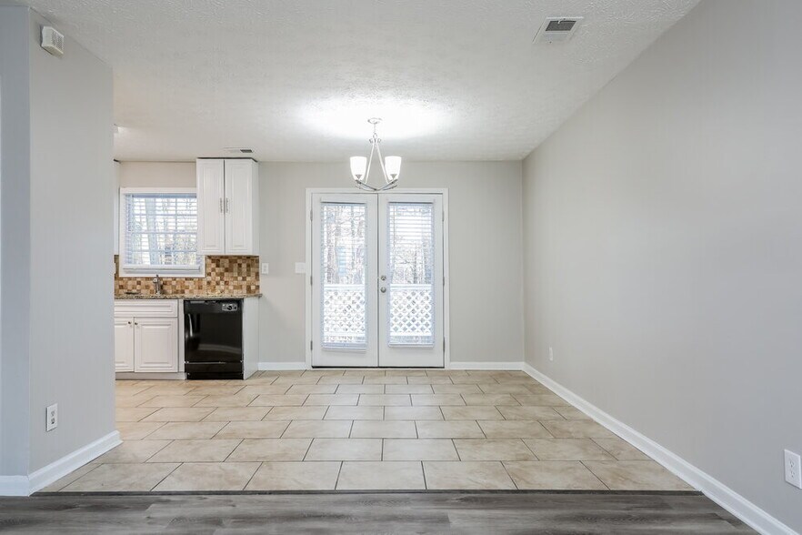 Building Photo - 4000 Chimney Ridge Way