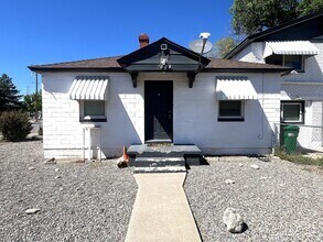 Building Photo - Stylish 2-Bedroom Home with Modern Upgrades!