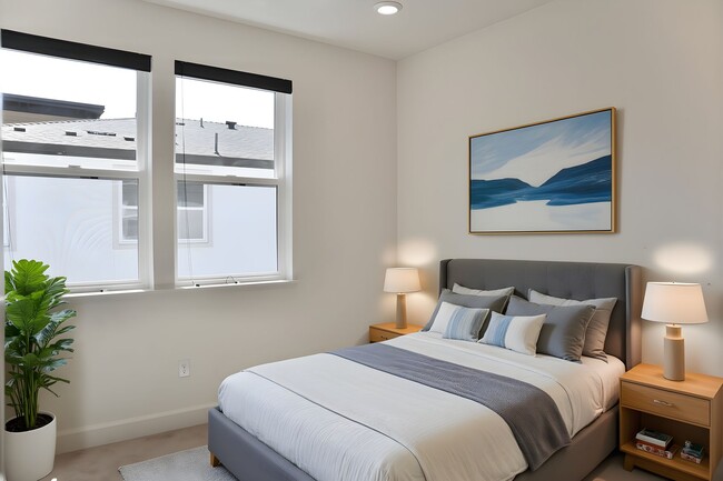 Building Photo - Gorgeous 3-story Townhome Available for Rent! Cherry-Guardino Neighborhood